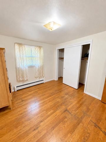 8706 W Courtland AVENUE, Milwaukee, WI 53225
