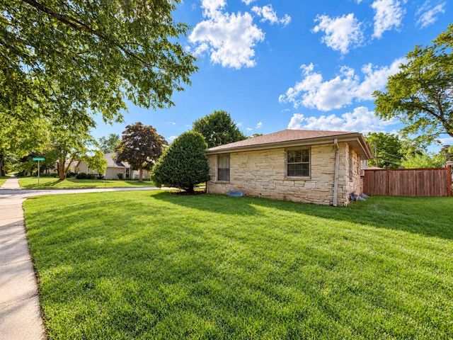 8706 W Courtland AVENUE, Milwaukee, WI 53225