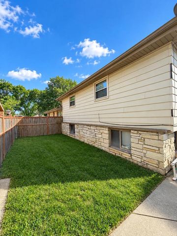 8706 W Courtland AVENUE, Milwaukee, WI 53225