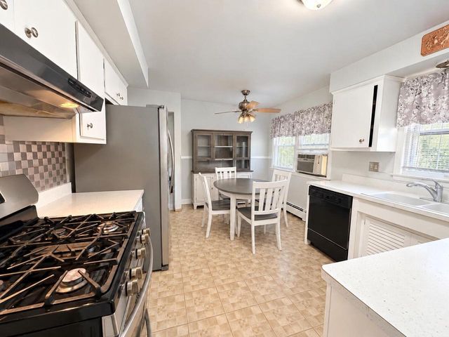 8706 W Courtland AVENUE, Milwaukee, WI 53225