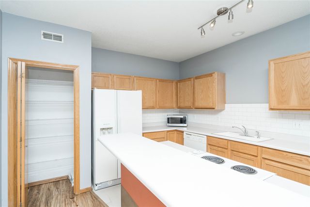 950 67th Street 410, West Des Moines, IA 50266