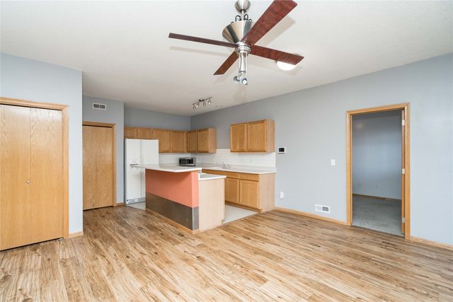 950 67th Street 410, West Des Moines, IA 50266