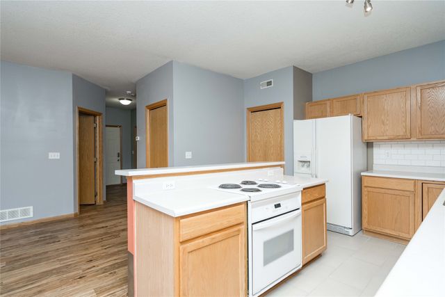 950 67th Street 410, West Des Moines, IA 50266