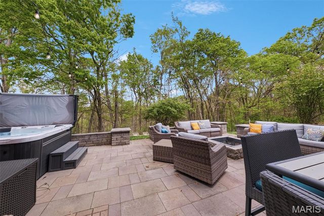 13506 River Forest Place, St Louis, MO 63128
