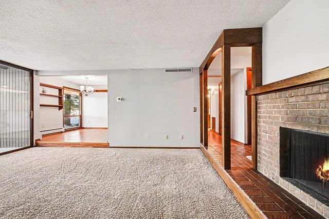 6085 Lincoln Drive 122, Edina, MN 55436