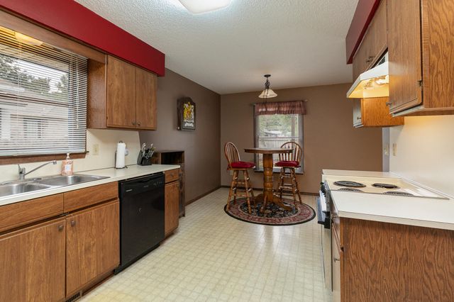 3917 W Harrison Street, Springfield, MO 65802