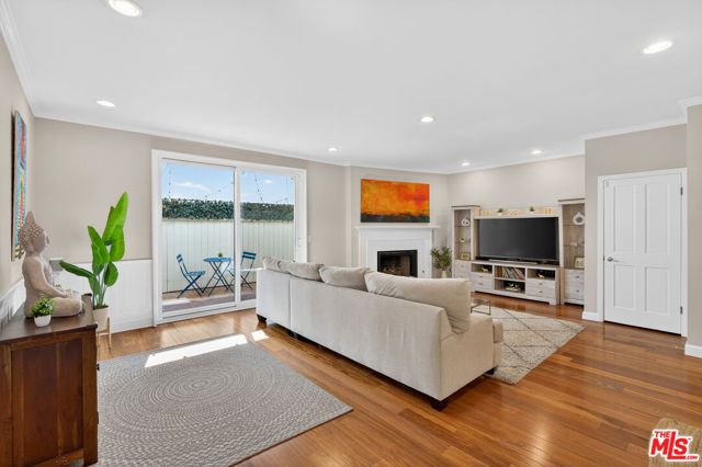 928 11th Street 2, Santa Monica, CA 90403