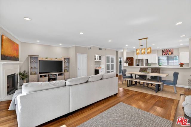 928 11th Street 2, Santa Monica, CA 90403