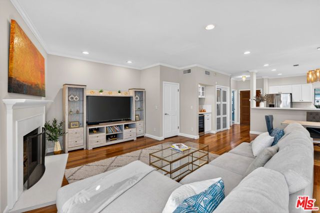 928 11th Street 2, Santa Monica, CA 90403