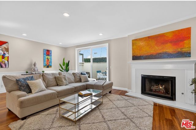 928 11th Street 2, Santa Monica, CA 90403