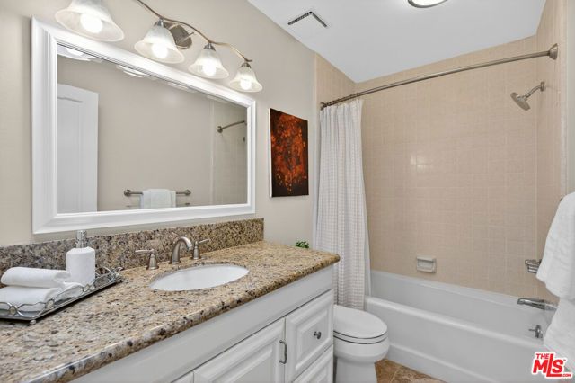 928 11th Street 2, Santa Monica, CA 90403