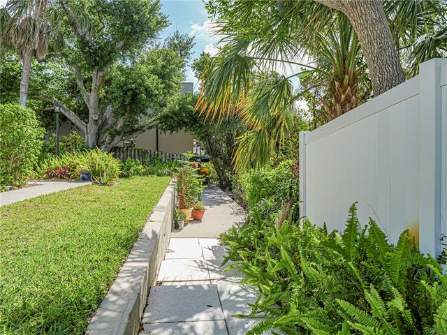 4890 Bethel Creek Drive 5, Vero Beach, FL 32963