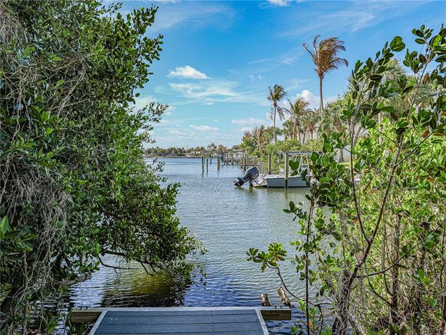 4890 Bethel Creek Drive 5, Vero Beach, FL 32963