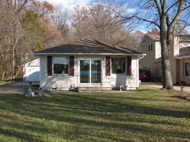 8836 Dexter Townhall Road, Pinckney, MI 48169