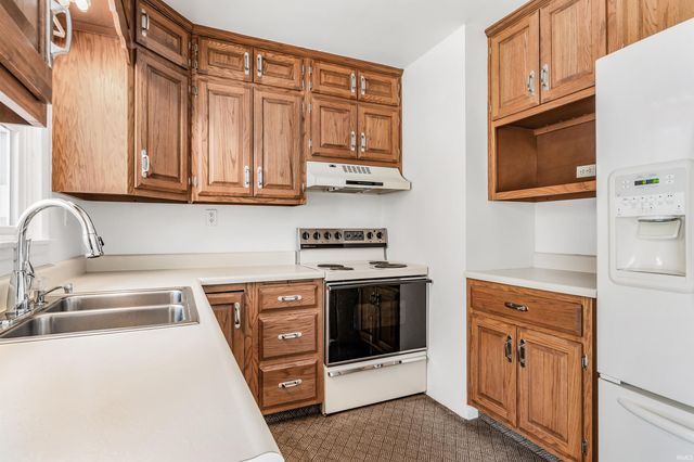 11704 Hand Road, Fort Wayne, IN 46818