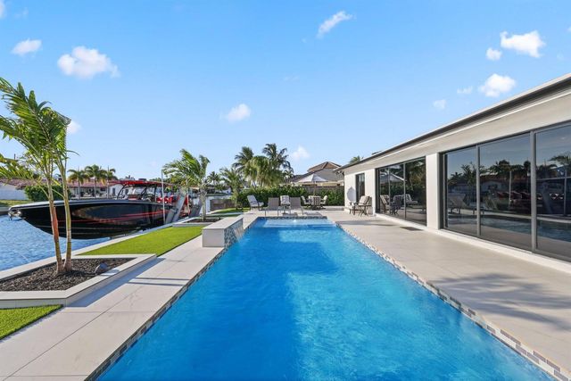 5641 Bayview Drive, Fort Lauderdale, FL 33308