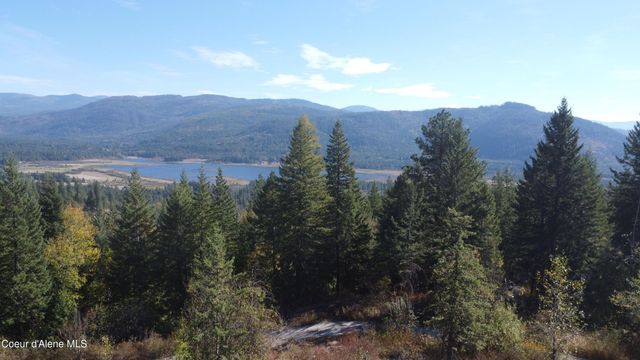 1452 Grizzly Gap Rd, Naples, ID 83847