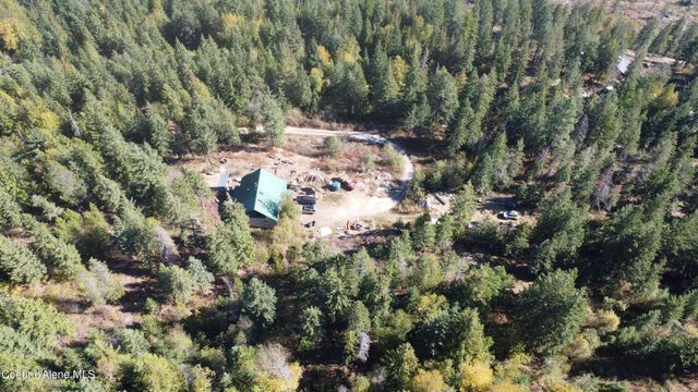 1452 Grizzly Gap Rd, Naples, ID 83847