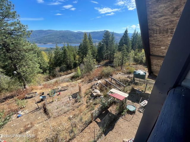 1452 Grizzly Gap Rd, Naples, ID 83847