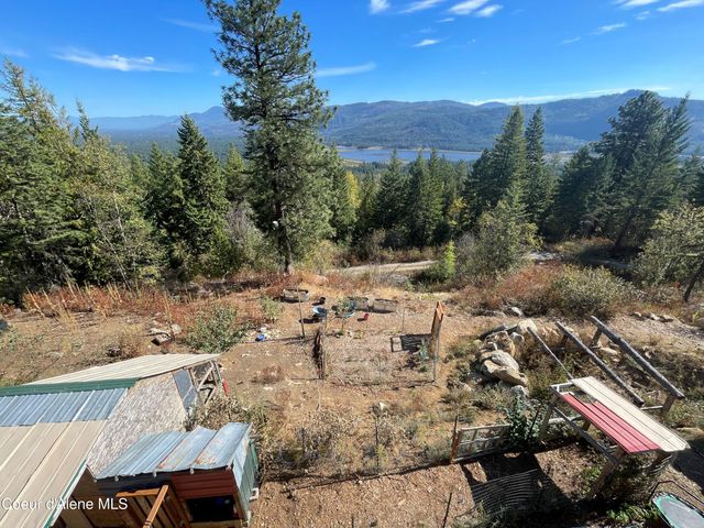 1452 Grizzly Gap Rd, Naples, ID 83847