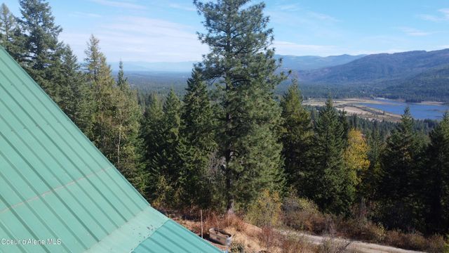 1452 Grizzly Gap Rd, Naples, ID 83847