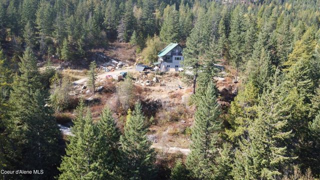 1452 Grizzly Gap Rd, Naples, ID 83847