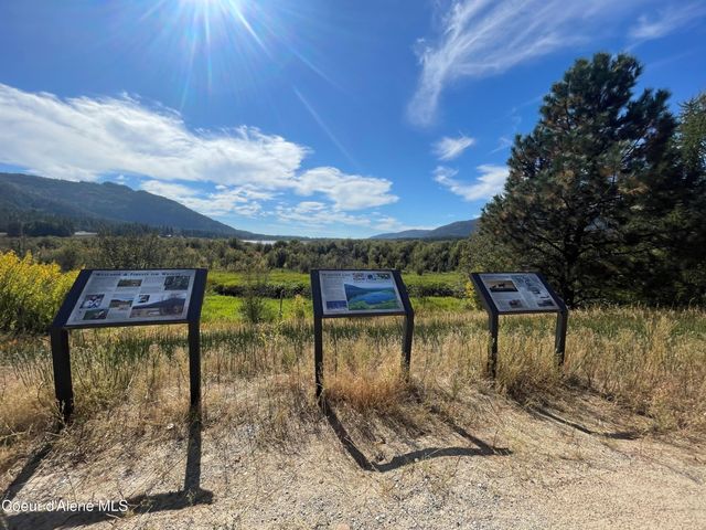 1452 Grizzly Gap Rd, Naples, ID 83847