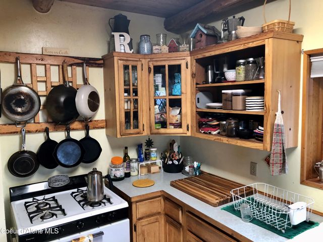 1452 Grizzly Gap Rd, Naples, ID 83847