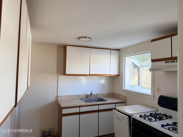 1301 Franklin Parkway, Ocean Twp, NJ 07712