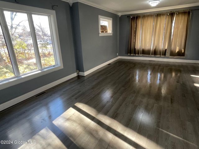 3266 Taylor Street, Rotterdam, NY 12306