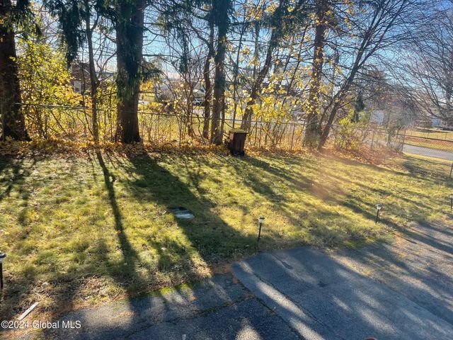 3266 Taylor Street, Rotterdam, NY 12306