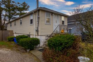 27 Pearsall Place, Babylon, NY 11702
