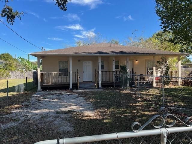 4721 9th Street A, Bacliff, TX 77518