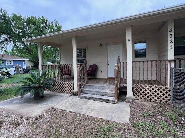 4721 9th Street A, Bacliff, TX 77518