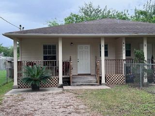 4721 9th Street A, Bacliff, TX 77518