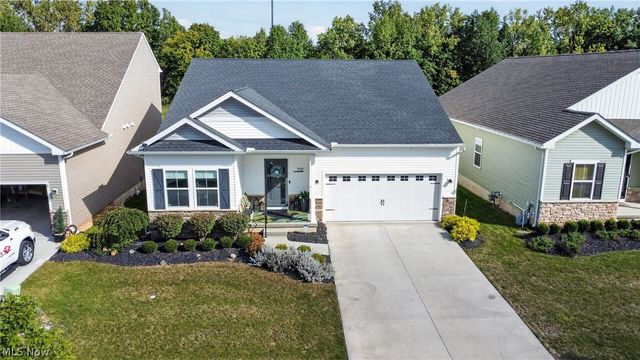 752 Hampshire Court, Amherst, OH 44001