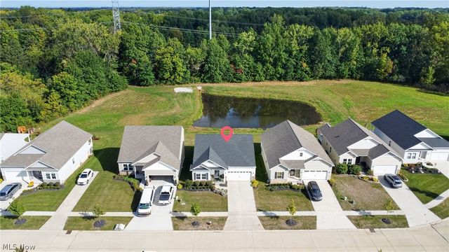 752 Hampshire Court, Amherst, OH 44001