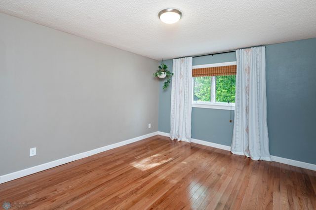 1909 56th Avenue N, Moorhead, MN 56560