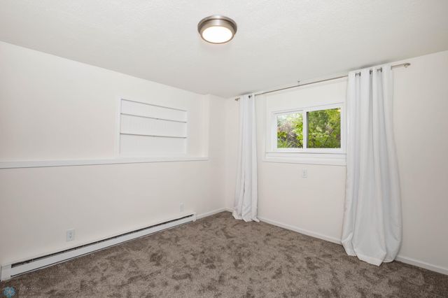 1909 56th Avenue N, Moorhead, MN 56560