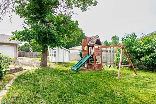 1909 56th Avenue N, Moorhead, MN 56560