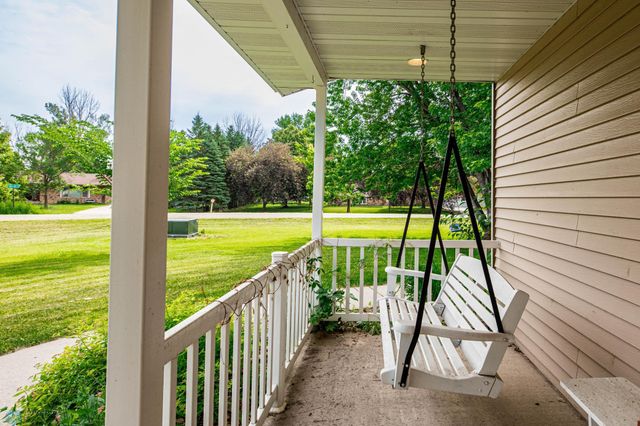 1909 56th Avenue N, Moorhead, MN 56560