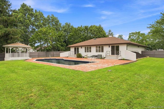 177 Herricks Lane, Jamesport, NY 11947