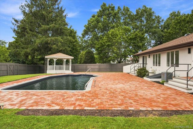 177 Herricks Lane, Jamesport, NY 11947