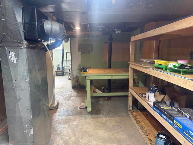 1330 N Kinser Pike, Bloomington, IN 47404