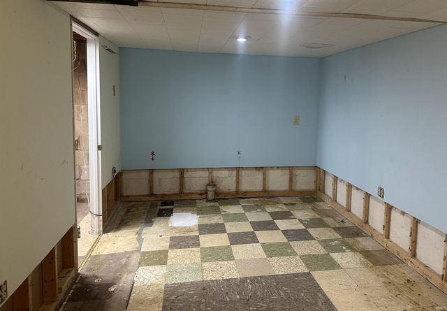 1330 N Kinser Pike, Bloomington, IN 47404