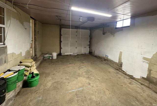 1330 N Kinser Pike, Bloomington, IN 47404