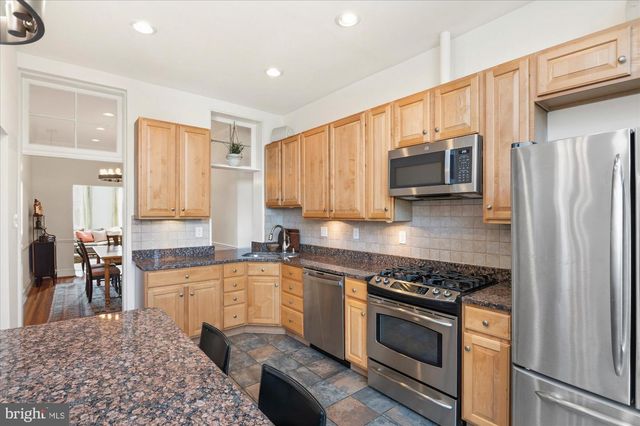 512 INDEPENDENCE AVE SE, Washington, DC 20003