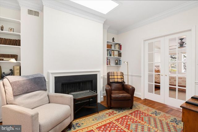 512 INDEPENDENCE AVE SE, Washington, DC 20003