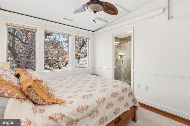 512 INDEPENDENCE AVE SE, Washington, DC 20003