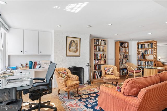 512 INDEPENDENCE AVE SE, Washington, DC 20003